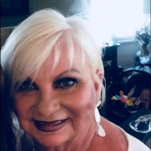 Meet your Posher, Cindy